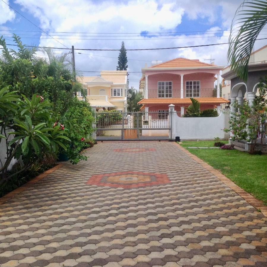 Cardamon Villa Is A 2 Bedroom With 1 Bathroom And Seperate Toilet Detached House With Ac And Swimming Pool , 5 Minutes Walk From Flic En Flac Public Beach Luaran gambar